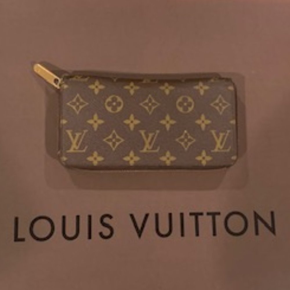 LOUIS VUITTON WALLET